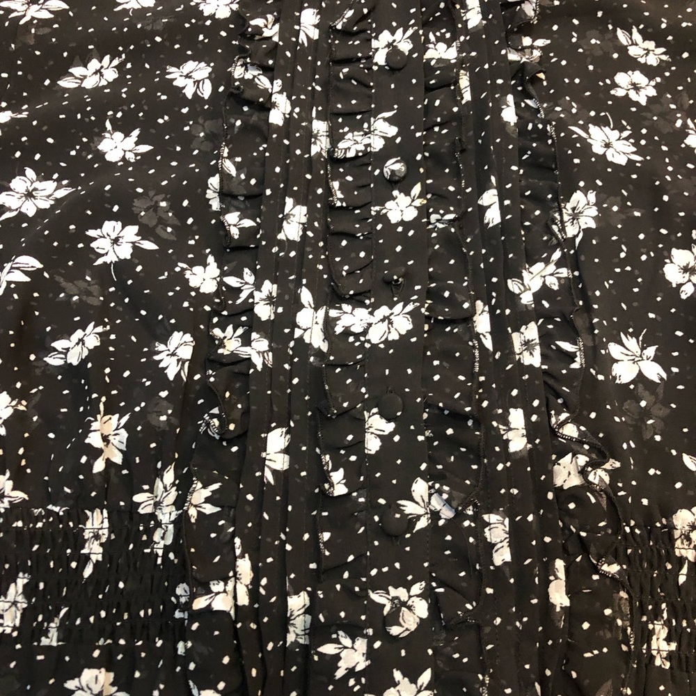 Torrid Black and White Floral Shirt - Picture 4 of 7